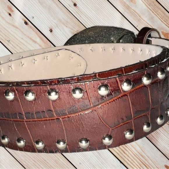 New brown textured belt with cute Celtic design buckle. main image 4